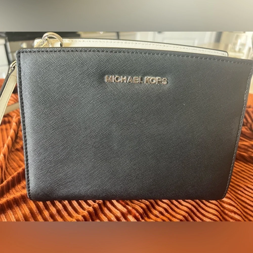 Michael Kors top zip